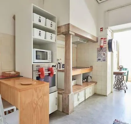 Sunny - And Guest house