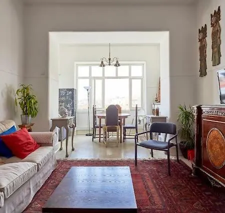 Sunny - And Guest house