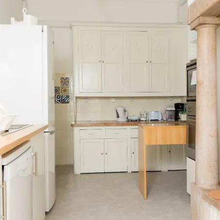 Sunny - And Guest house